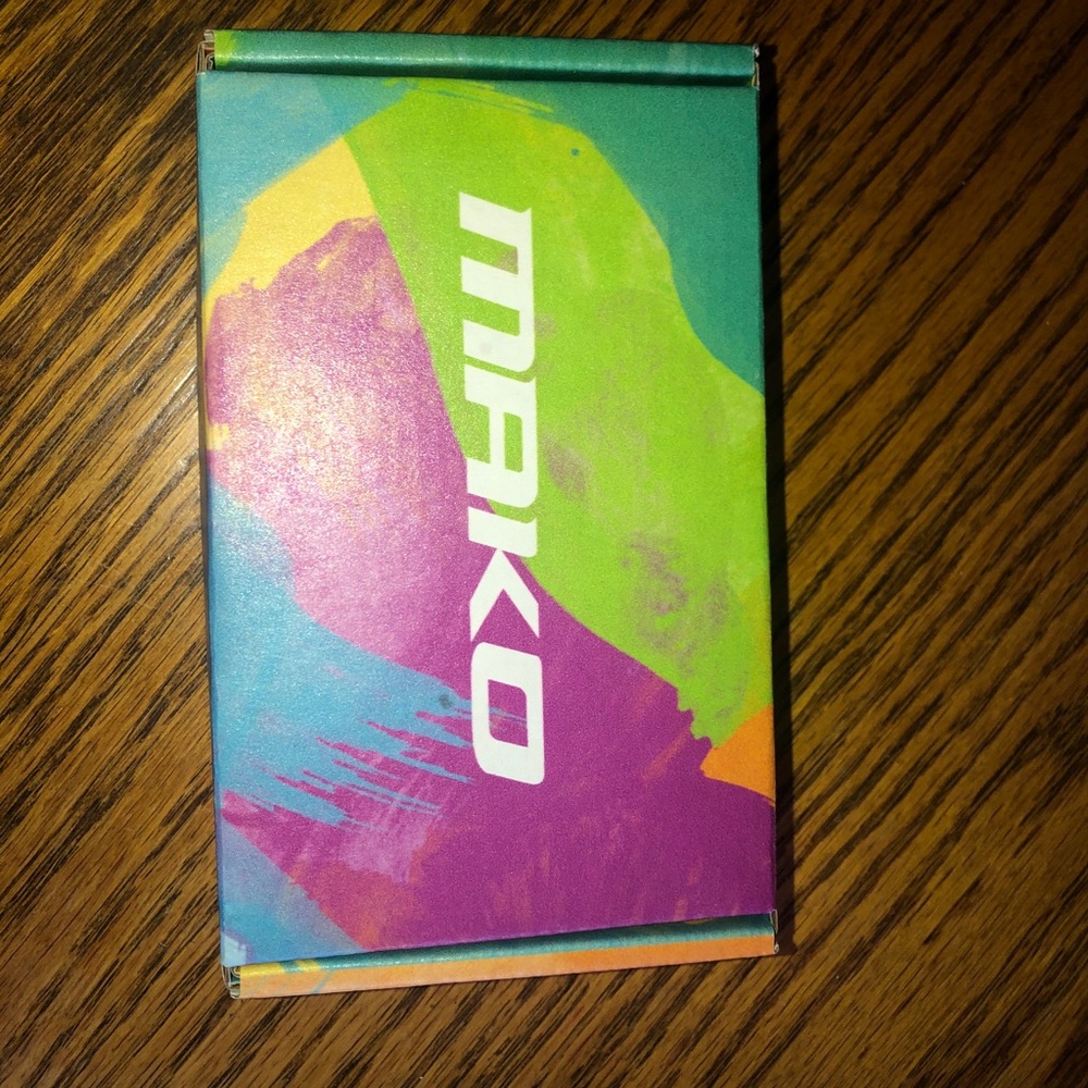 Mako essential oils